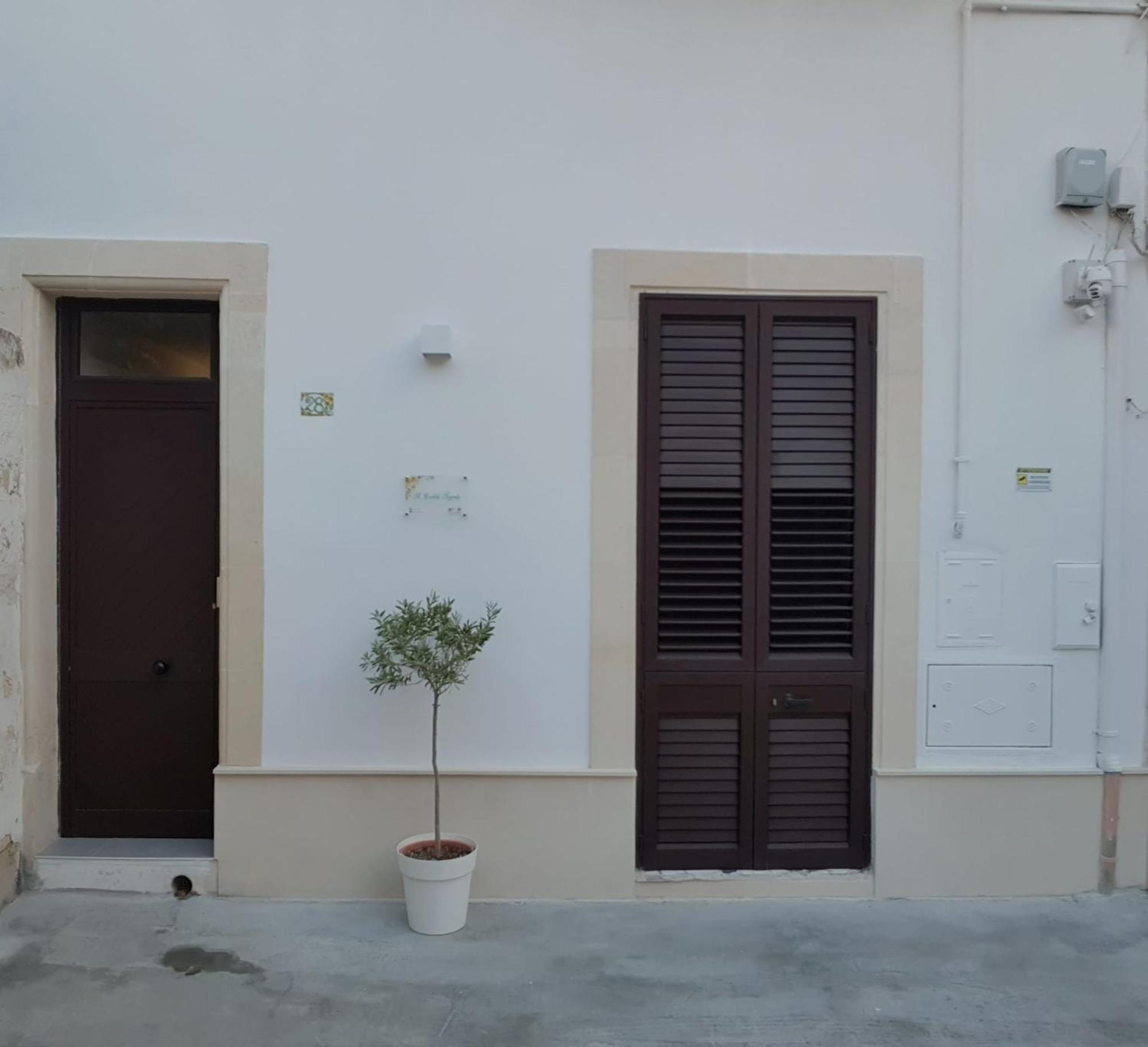Апартаменты Il Cortile Segreto - Con Parcheggio Privato Лечче Экстерьер фото