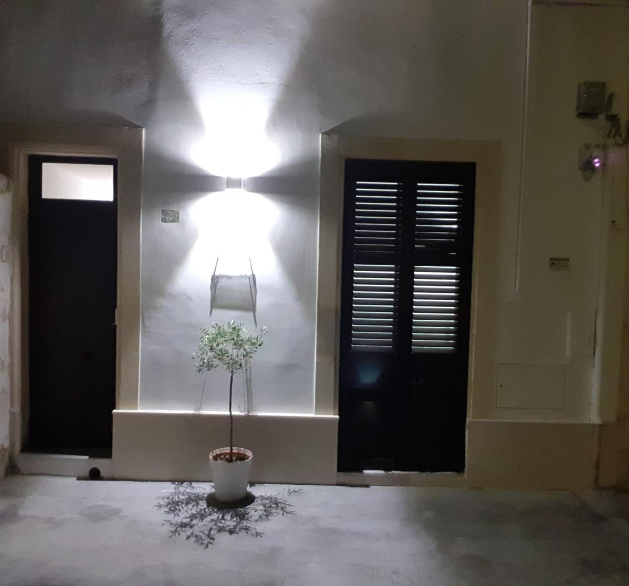 Апартаменты Il Cortile Segreto - Con Parcheggio Privato Лечче Экстерьер фото